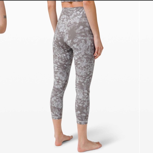 39. Lululemon Wunder Under High-Rise Crop 23” - Picture 2 of 7